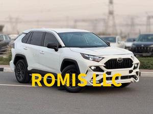 Toyota RAV4 SUV 2023 Bianca con Fari LED, Trasmissione Automatica, Sedili in Pelle, Pneumatici R18, Euro VI Benzina - Product Image 4