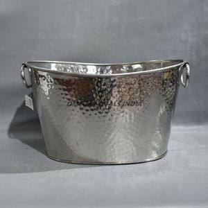 Enfriador de vino de cubo de hielo clásico de acero inoxidable con chapado en oro brillante y detalle de rayas, adición perfecta a cualquier configuración de fiesta - Product Image 5