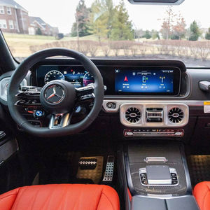 Voiture à essence d'occasion 2025, 4.0L V8 bi-turbo hybride, transmission intégrale, boîte automatique 9 vitesses, véhicule utilitaire sport de luxe, crossover SUV 5 places - Product Image 1