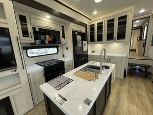 Nueva Caravana F-o-r-e-s-t R-i-v-e-r Sabre 32G-K-S 2026 en Venta - Product Image 6