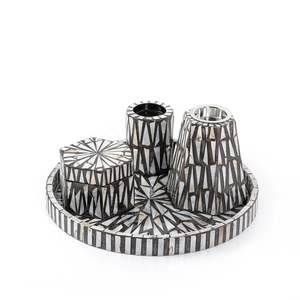 Ensemble de brûleur à bakhoor durable en incrustation d'os avec bois de santal pour l'encens indien, complétant les meubles traditionnels à la maison - Product Image 1