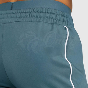 Pantalones cortos de gimnasio para hombre con logotipo personalizado hecho en fábrica, ropa de fitness cómoda y ecológica con diseño sólido de cintura media - Product Image 6