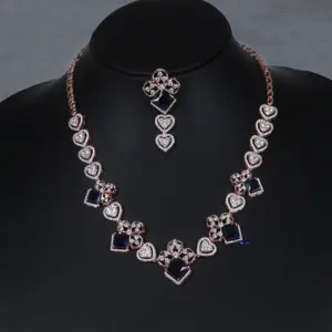 女性项链珠宝镶嵌实验室生长的圆形明亮白色闪亮钻石增强14kt玫瑰金