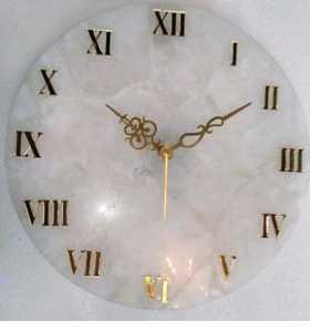 Horloge murale en résine faite à la main cadeau de noël décor époxy à quartz en blanc et or décor à la maison personnalisé pour un usage domestique - Product Image 2