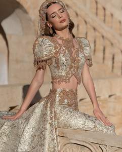 Robe de mariée en satin faite à la main de qualité supérieure Broderie luxueuse Style turc traditionnel pour les mariages et les fêtes Taille naturelle - Product Image 2