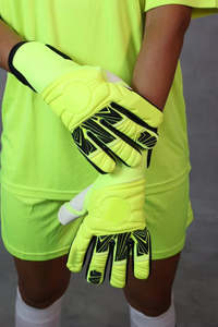 Fournisseur direct d'usine Gants de gardien de but Nouveau design Gants de gardien de but élégants et souples Design personnalisé de qualité supérieure - Product Image 5