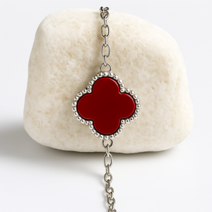 Pulsera de Cadena con Engaste de Trébol de Ónice Rojo Clásico de Rhaya Jewels, Plata de Ley Chapada en Rodio, 3.96g, Compromiso Infantil - Product Image 4