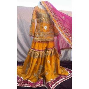 Achat en ligne : Robes de mariée sirène élégantes coupe trapèze pour Mehandi, avec plis décoratifs somptueux et entièrement doublées, idéales pour les événements nuptiaux festifs - Product Image 5