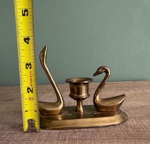 Bougeoir en laiton antique conception de cygne fabriqué à la main détaillant artistique élégant décor vintage pour la maison et le réglage de la table - Product Image 2