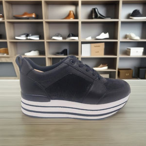 Chaussures de marche antidérapantes légères à la mode, respirantes, à bout fermé, à la mode pour un usage quotidien actif - Product Image 1