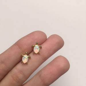 Pendientes de tuerca de ópalo de tortuga, Ópalo de fuego, ópalo blanco, joyería de piedras preciosas, Plata de Ley 925, regalo chapado en oro de 14 quilates para ella - Product Image 1