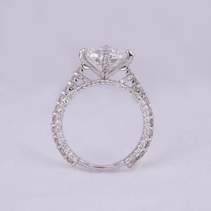 Hermoso y deslumbrante anillo de compromiso para mujer, elaborado en oro blanco de 14 quilates con diamantes cultivados en laboratorio impecables. - Product Image 2