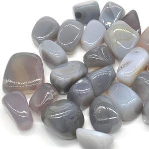 Piedra preciosa de ágata gris caída de cristal Natural al por mayor tallada con técnica de grabado para curación de Chakra Reiki suministro a granel - Product Image 3