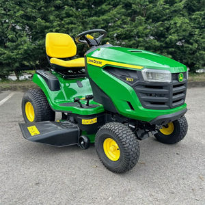 Cortacésped John For Deere X127 usado asequible a la venta - Product Image 1