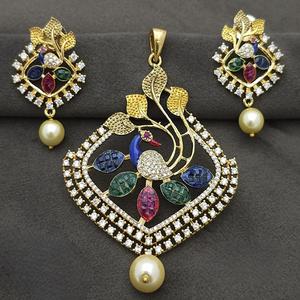 Nouveau Designer Paon Style Or Blanc Pendentif Ensemble Shimmering Zircon pour Mariage Fiançailles Fête Porter Fait de Bijoux En Laiton - Product Image 1