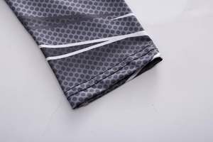 Camiseta de Compresión Personalizable Unisex de Manga Larga con Protección Solar UPF 50+ UV de Alta Calidad, Transpirable y de Secado Rápido para Gimnasio - Product Image 4