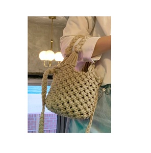 Bolsos de mano y hombro de macramé de doble mano Diseño elegante para mujeres Damas Colgante Diseñador Monedero de mano Compra a bajo precio - Product Image 1