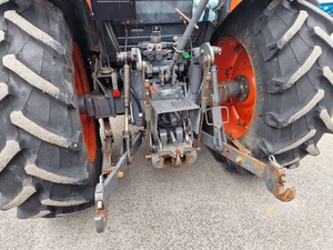 Tracteur Kubota 60cv à prix avantageux avec chargeur frontal à vendre - Product Image 6