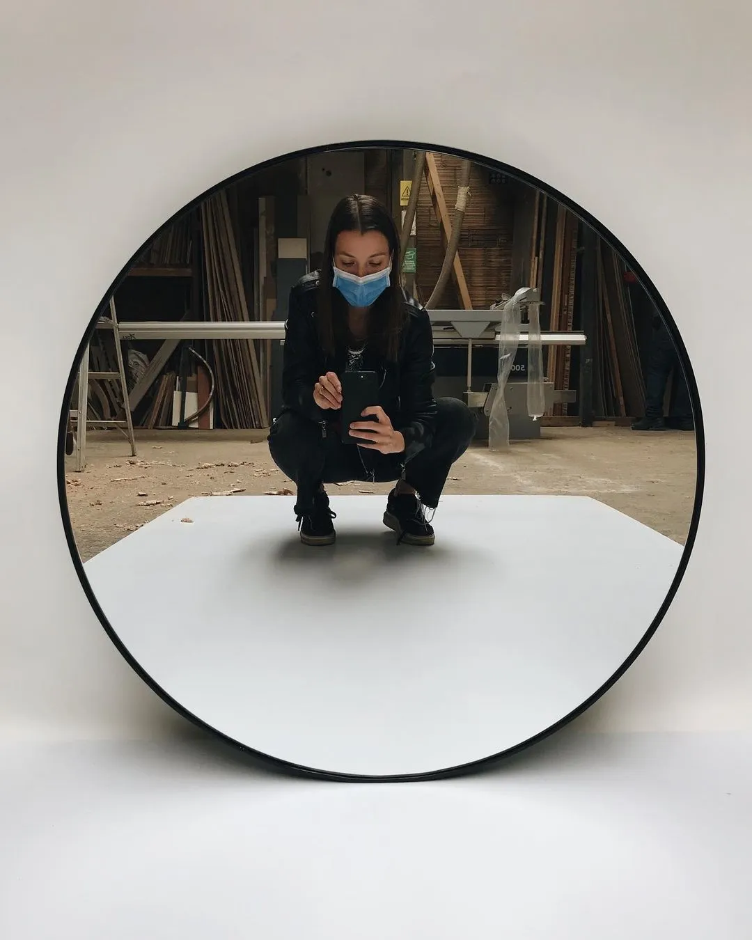 Stylish Decorative Round Framed Mirror Wall mount Bathroom metal Frame Mirror with Black color fashion mirror