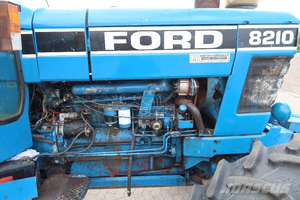 Tractor de Ruedas Diésel Ford 8210 Usado de 80HP, Maquinaria Agrícola de Segunda Mano Confiable con Motor y Rodamientos a Excelente Precio - Product Image 5