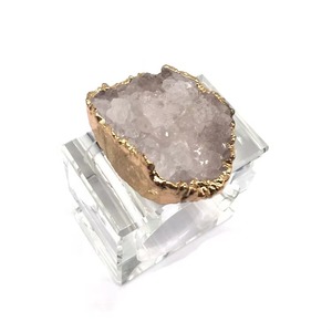 Anneau de serviette en résine pailletée accessoire de décoration de table élégant pour la maison salle à manger mariage et fête élégant étincelant et décoratif - Product Image 6