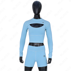 Vêtements pour femmes Ensemble de vêtements de détente à logo personnalisé Top et short à motif solide à manches longues Ensemble 2 pièces décontracté style été pour femmes en coton - Product Image 1