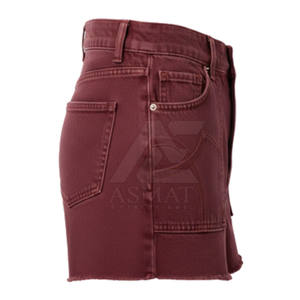 Shorts en jean classiques pour hommes, couleur bordeaux, design intemporel pour une tenue décontractée d'été, pour un style streetwear décontracté - Product Image 4