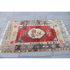 Alfombra Turca con Diseño Floral Rojo y Azul, 3.6x5.9 pies, de Lana - Product Image 4