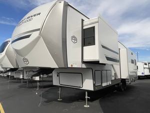 Nuevo 2025 Forest River Wildwood Heritage Glenn 325RL - Product Image 1