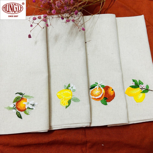 Vente en gros de sous-verres brodés personnalisables Tissu élégant au design floral et animal pour les occasions de félicitations - Product Image 2