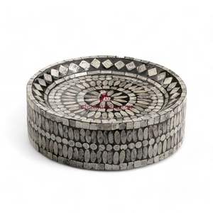 Support à gâteau en nacre fait main, écologique, pour la présentation de desserts festifs du Ramadan et la décoration de table, en provenance du Vietnam - Product Image 2