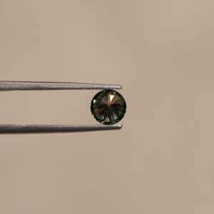 Diamant vert fantaisie de 1,75 carat, cultivé en laboratoire, certifié IGI, taille brillant ronde, pierre lâche personnalisable pour la fabrication de bijoux - Product Image 5