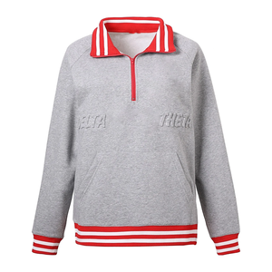 Sudadera Delta Grey de Invierno con Cierre de Cremallera, Forro y Estampado Frontal, Unisex, Letras en Relieve, Estilo Cuello Redondo con Ribete Rojo - Product Image 1