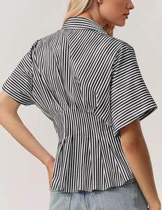 Camisa plisada con botones a rayas para mujer, blusa informal de verano de manga corta con peplum 2025 - Product Image 3