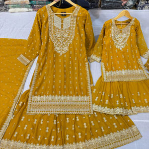 Camisa de tela de gasa para madre e hija de Ssumaira, trabajo hecho a mano en camisa y Gharara Dupatta, bordado pesado de gasa - Product Image 5