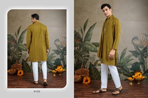 Kurtas de seda con estampado de trabajo de espejo real con Dupatta para fiestas indias y paquistaníes festivas y formales Opte por ropa formal elegante - Product Image 4