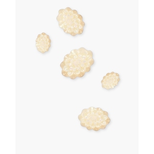 <b>White</b> MOP Flower <b>Buttons</b> - Product Image 1