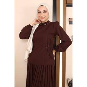 Conjunto de Dos Piezas con Falda Plisada Informal, Top Largo y Pantalones Cortos a Media Pierna, Disponible en Tallas XXS a 3XL - Product Image 2