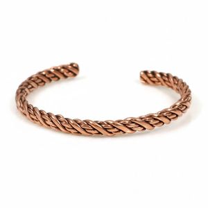 Bracelet jonc en laiton plaqué argent gravé avec un nom personnalisé, tendance actuelle, pour femmes, élégant, design ouvert, pour la vente en gros - Product Image 1