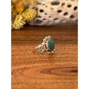 Anillo de Plata de Ley y Turquesa Kingman Hecho por Artesanos Navajo, Joyería Coleccionable Cultural, Talla 7 - Product Image 3