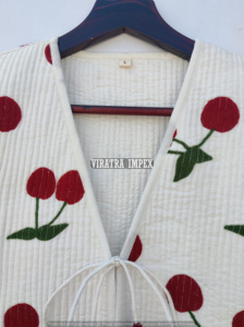 Gilet matelassé 100% coton avec broderie cerise Gilet col en V Veste légère Tenue de fête courte - Product Image 3