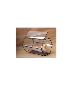 Boîte à bijoux décorative en laiton avec détails en laiton vintage pour ranger les bijoux fins. - Product Image 1