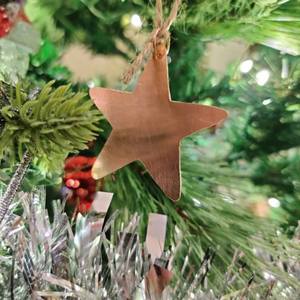 Adorno navideño de estrella metálica al por mayor, ecológico, gran regalo para el hogar, decoración colgante para fiestas de Navidad y Año Nuevo. - Product Image 5