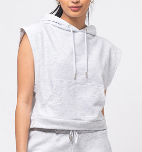 Ensemble de survêtement décontracté 2 pièces pour femme avec logo personnalisé, coupe épaules dénudées, capuche et taille haute – Collection été 2026 - Product Image 6