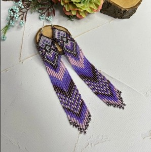 Fabriqué juste pour vous, boucles d'oreilles en perles, boucles d'oreilles violettes à franges, boucles d'oreilles bohèmes - Product Image 1