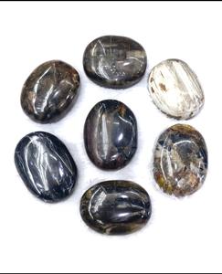 Pierre de paume en bois pétrifié, cristal de guérison, encourage le courage, la confiance, attire les opportunités positives, abondance d'énergie, peinte - Product Image 4