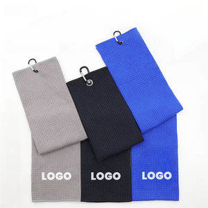 Toalla de golf profesional antiarañazos con clip giratorio para un acceso conveniente durante el juego - Product Image 1