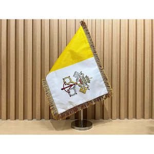 Bandera de la Ciudad del Vaticano de 8x12 pulgadas, bandera de satén de doble cara para escritorios de oficina - Product Image 4