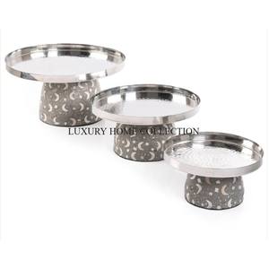 Plateau de service exquis en acier inoxydable avec découpe décorative et poli pour les services de restauration et de restauration de luxe - Product Image 2