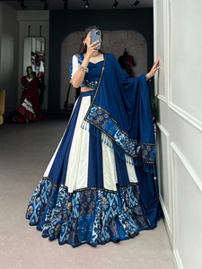 Nouvelle rayonne pure de vente chaude de couleur étonnante avec l'impression et le travail de miroir Lehenga Choli fabricant de l'Inde au taux le plus bas - Product Image 3
